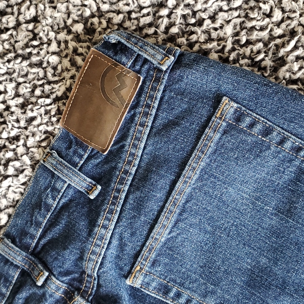 Magellan Outdoors Relaxed Work Jeans 34 x 32